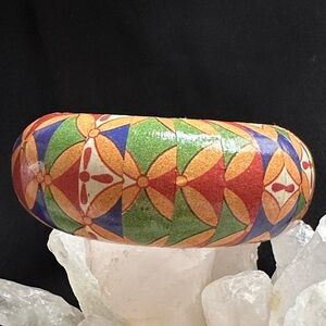 Handmade bangle EUC unique lightweight paper & resin. Appx. size 8